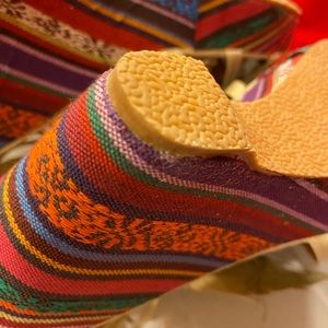 ❤️🧡💛💚💙💜multicolor platform wedges with peacock feathers.